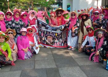 Pagelaran Perempuan Bandung Berkebaya