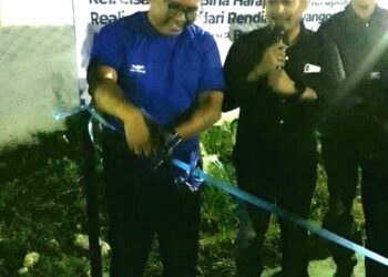 Peresmian Lapangan Multifungsi Ivo Mottecar, Secara Simbolis Dilakukan Pemotongan Pita Dan Tumpeng Di Bojong Awi Kaler RW 03