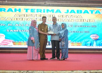 Diwarnai Rasa Haru, Bupati Rohil Hadiri Acara Perpisahan Sekaligus Pengantar Tugas Dr. H. Ali Asfar Tahun 2024